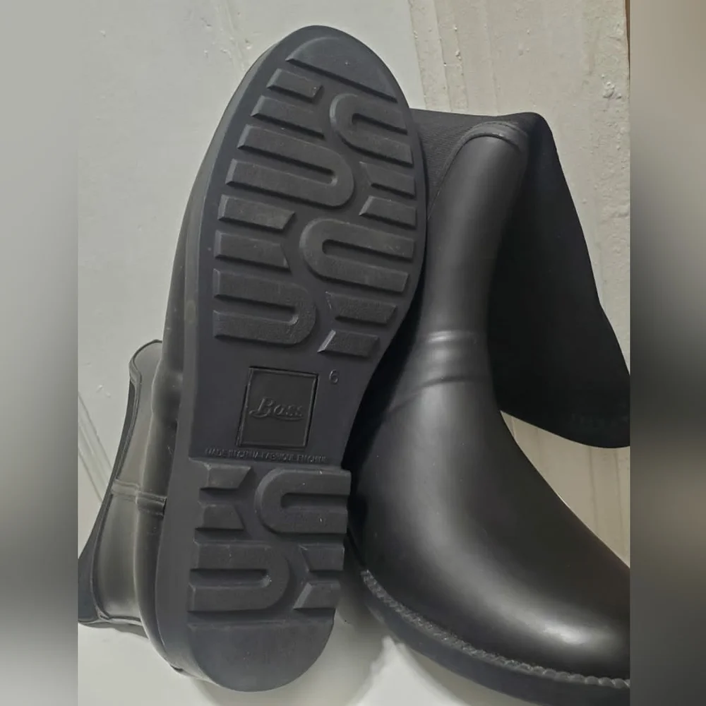 Bass Waterproof Non-slip Rain Boots Kneel-High PVC Boots Winter boot Size 6🌴✌️